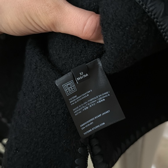 TOTEME
Draped fringed wool-blend jacket 32 - Picture 13 of 13